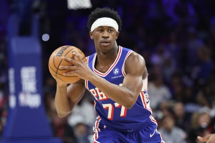 比尔·西蒙斯：埃奇库姆现在交易价值高过字母 他可能成为韦德