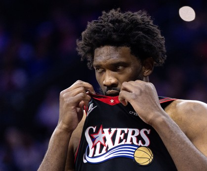 哑火！76人第三节全队仅拿13分 单节净负尼克斯17分
