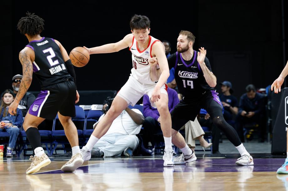 [图]杨瀚森20+7+2+2 混音不敌斯托克顿国王无缘西决